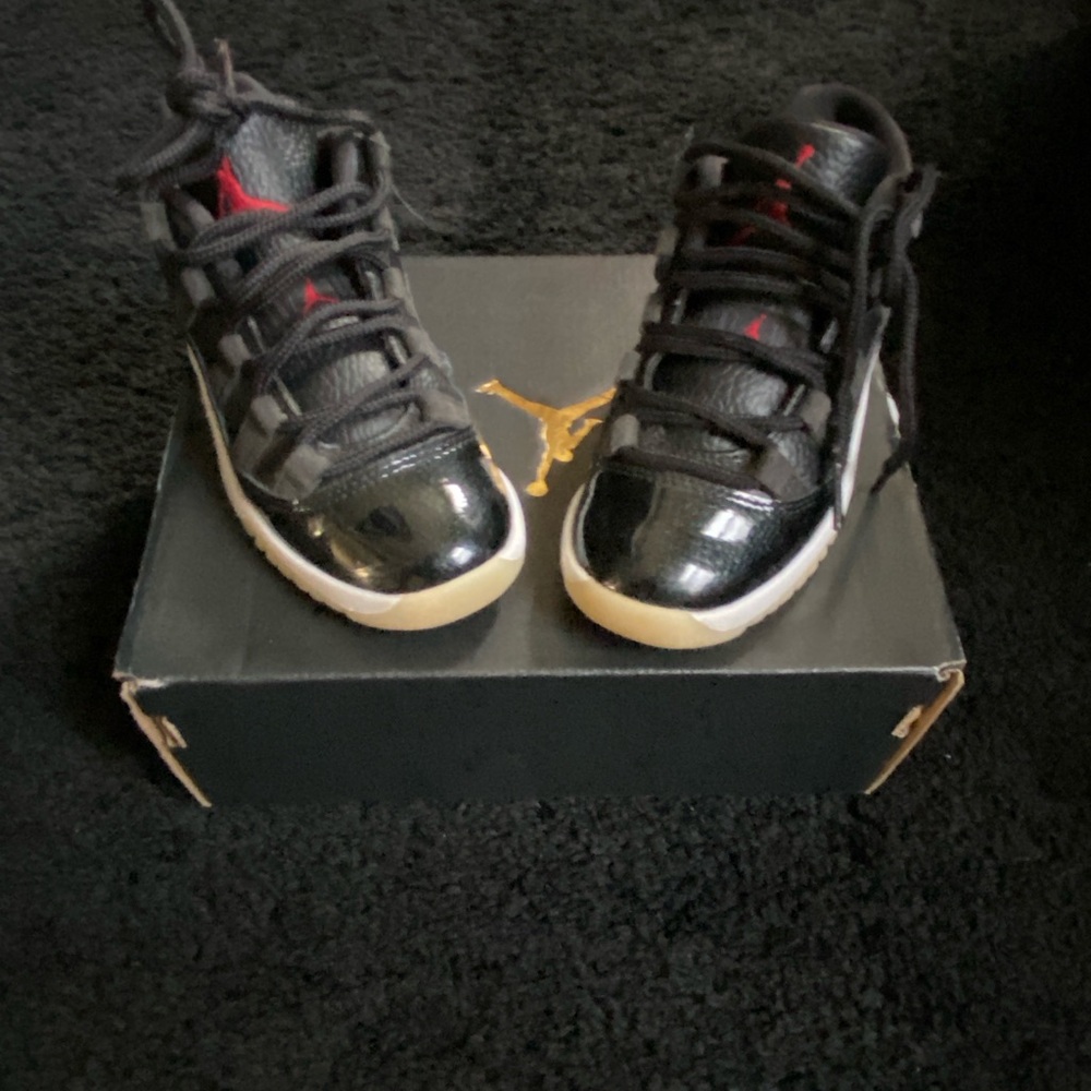 Jordan Kids Black and Red Sneakers